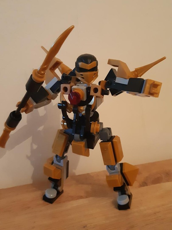 Lego Gold Ninja Ninjago Mini Mech Figure