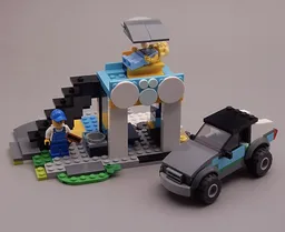 60362 Vacation House with Car