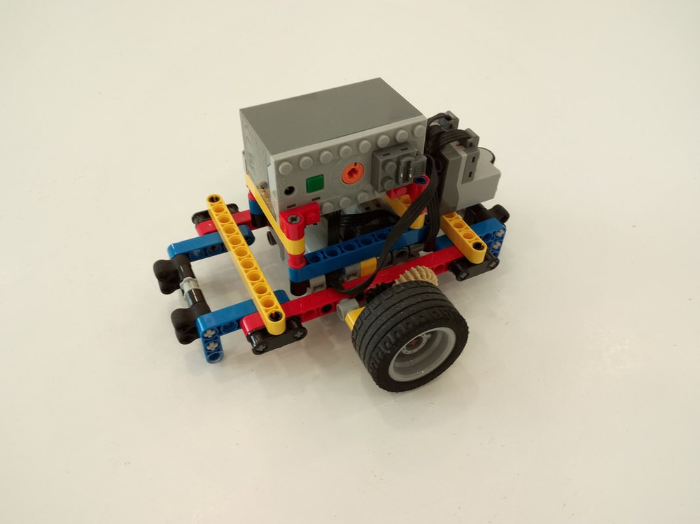 LEGO RC move-tank steering car