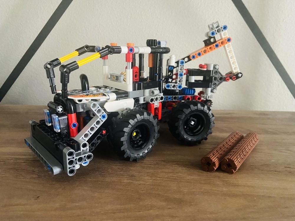 Lego 42139: Forest Skidder
