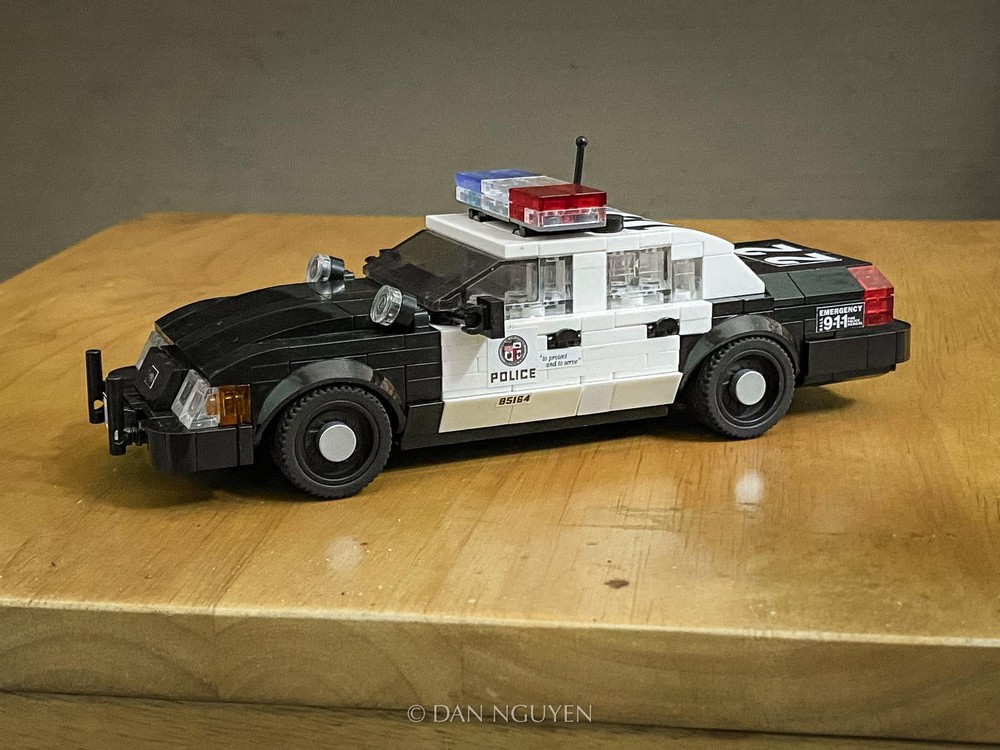 Lego Ford Crown Victoria Police Interceptor 7-stud-wide
