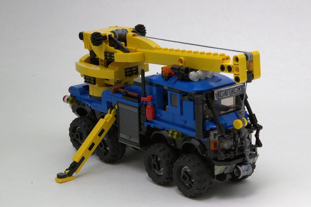 Lego Offroad adventure truck with crane