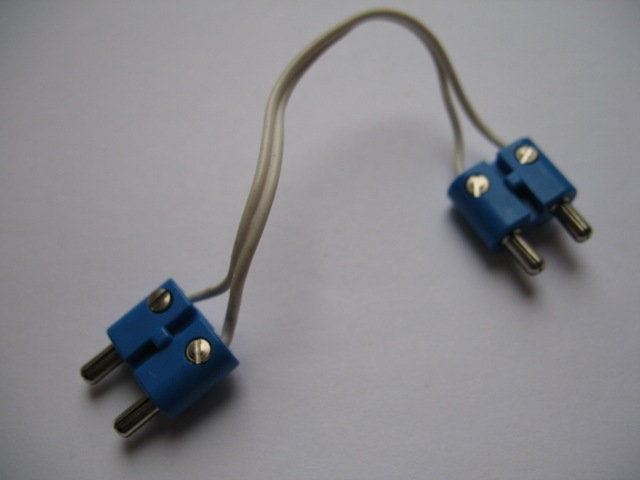 Lego Electric, Wire 12V / 4.5V with 2 Leads, 14 Studs Long with 2 Blue Electric, Connector, 2-Way Male Rounded Narrow Type 2 with Cross-Cut Pins (x466c14 / bb0236bc01)