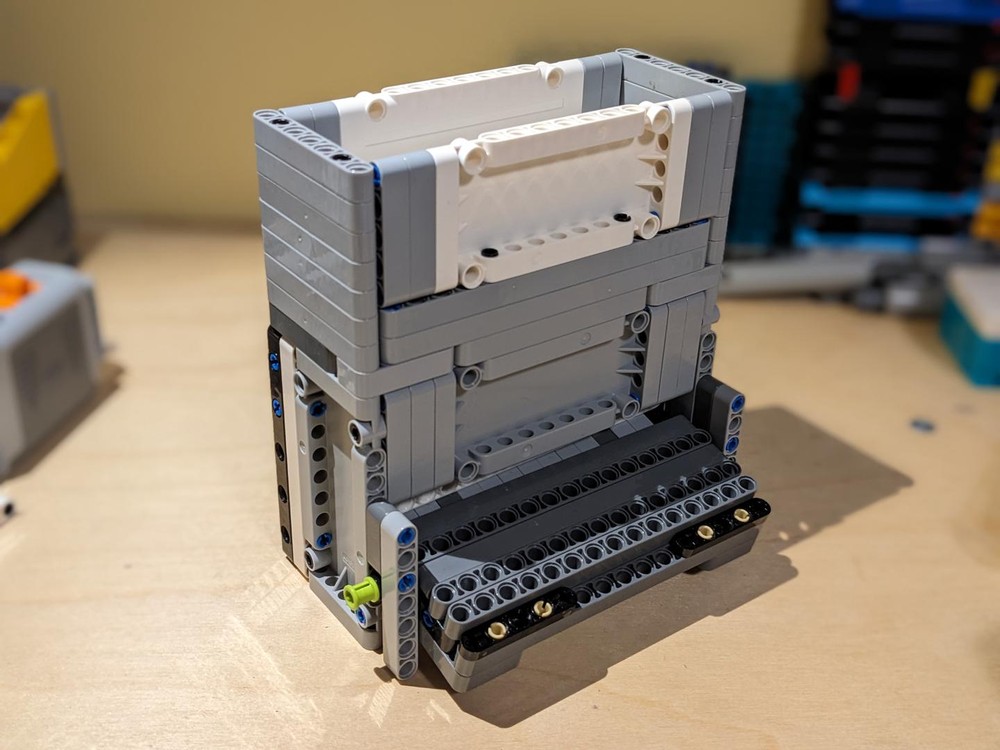 Lego 1x15 Liftarm Easy Access Bulk Bin