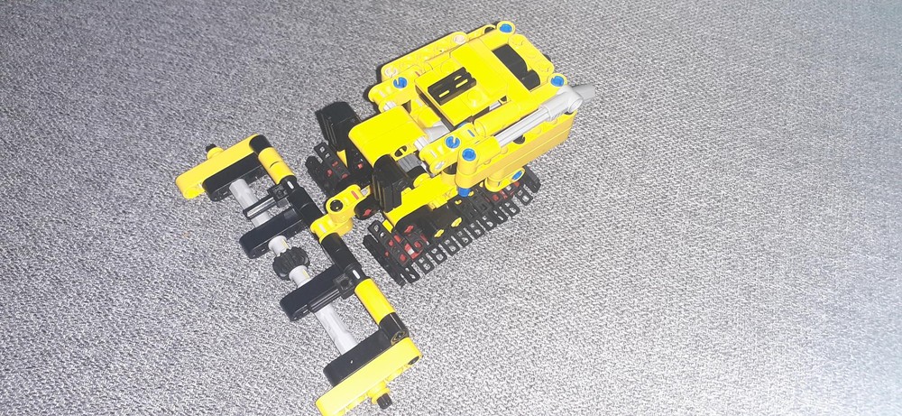 Lego 42163 Combine harvester