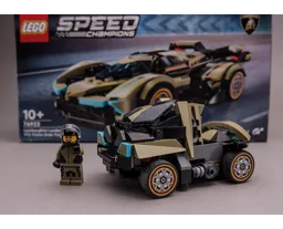 76923 Triangular Vehicle