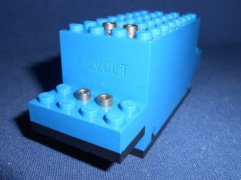 Lego Electric, Motor 4.5V Type A 12 x 4 x 4 (Train) with Engraved '4,5 VOLT' Pattern