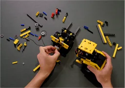42122 - Compact Wheel Loader with Fork