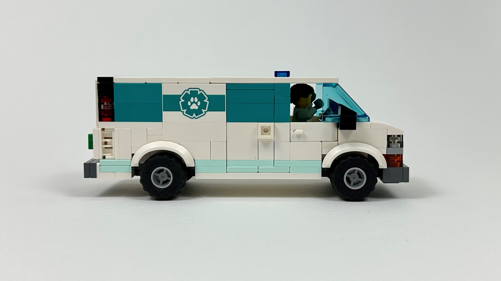 Lego Chevrolet Express - Vet Van Rescue