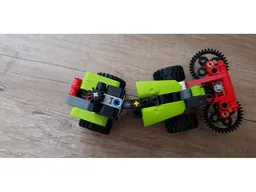 42102 Articulated Tractor