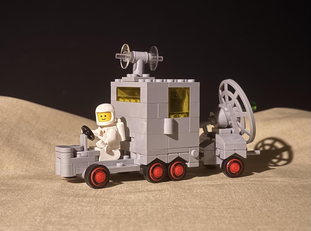 Lego Neo Classic Mobile Tracking Station 452
