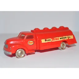 HO Scale Bedford ESSO Tank Truck - Side Indicators / Red