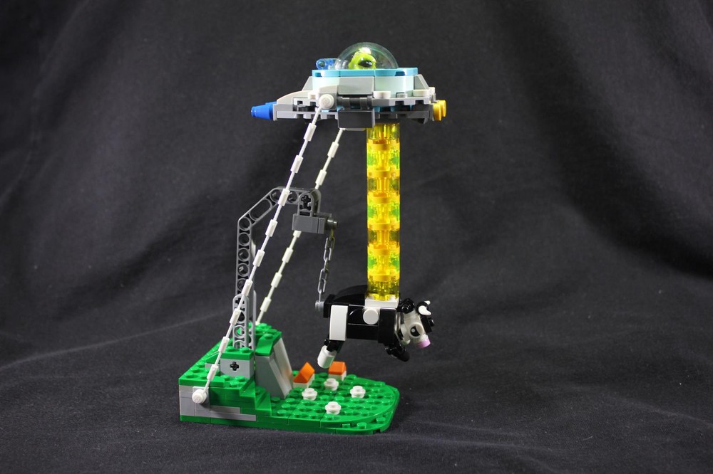 Lego Fly Me to the Moo~ LEGO Tensegrity Sculpture