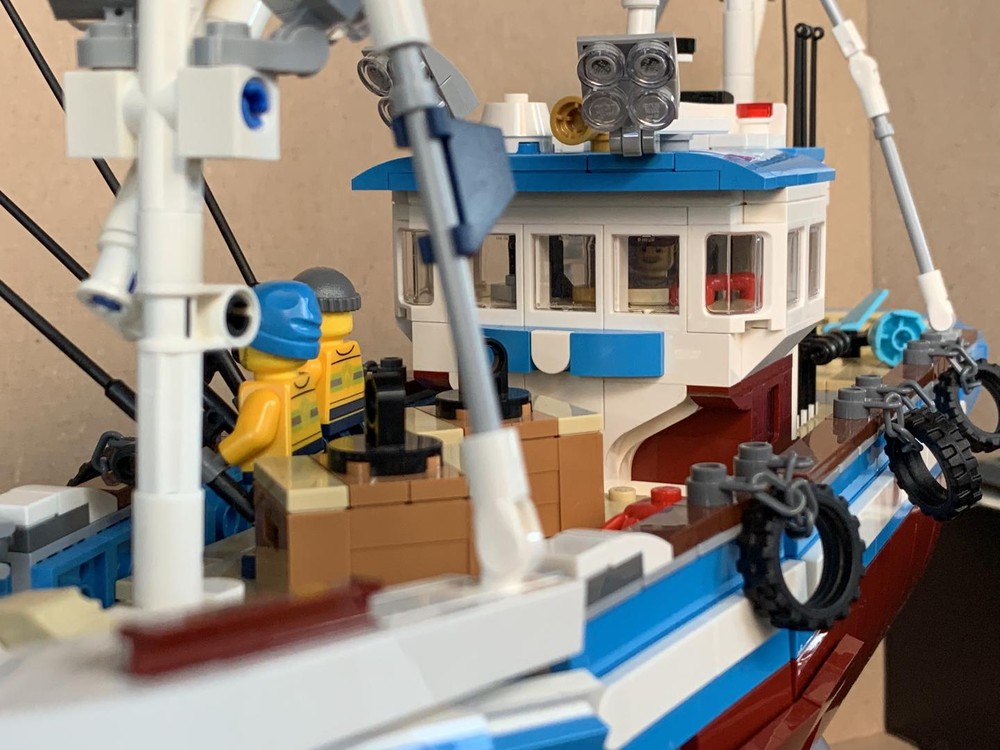 Lego 910010 - Great Fishing Boat - Lego Ideas cabin tweaks