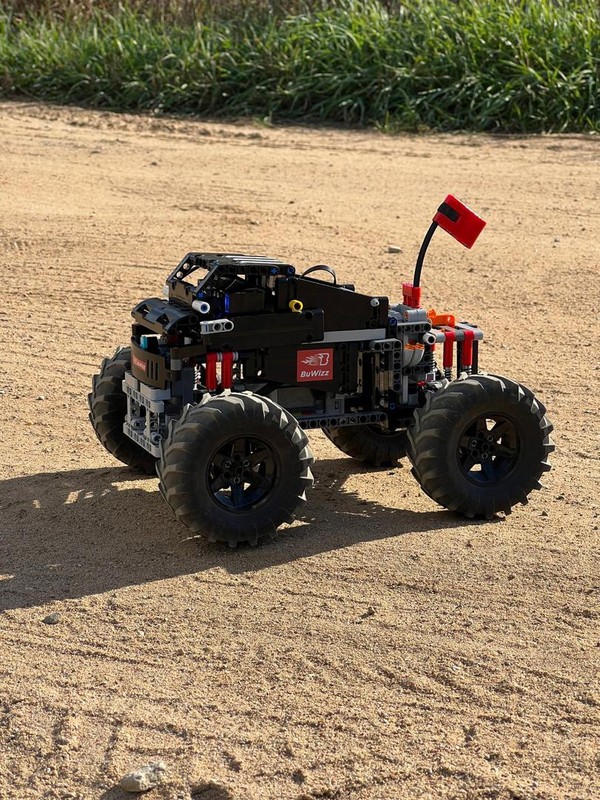 Lego OFFROAD EXPEDITION TRUCK 4WD