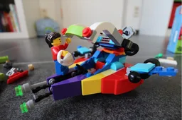10402 Spaceship