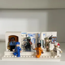 Cloud City - 8 Minifigure Display