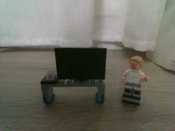 76917 Gaming computer and armchair