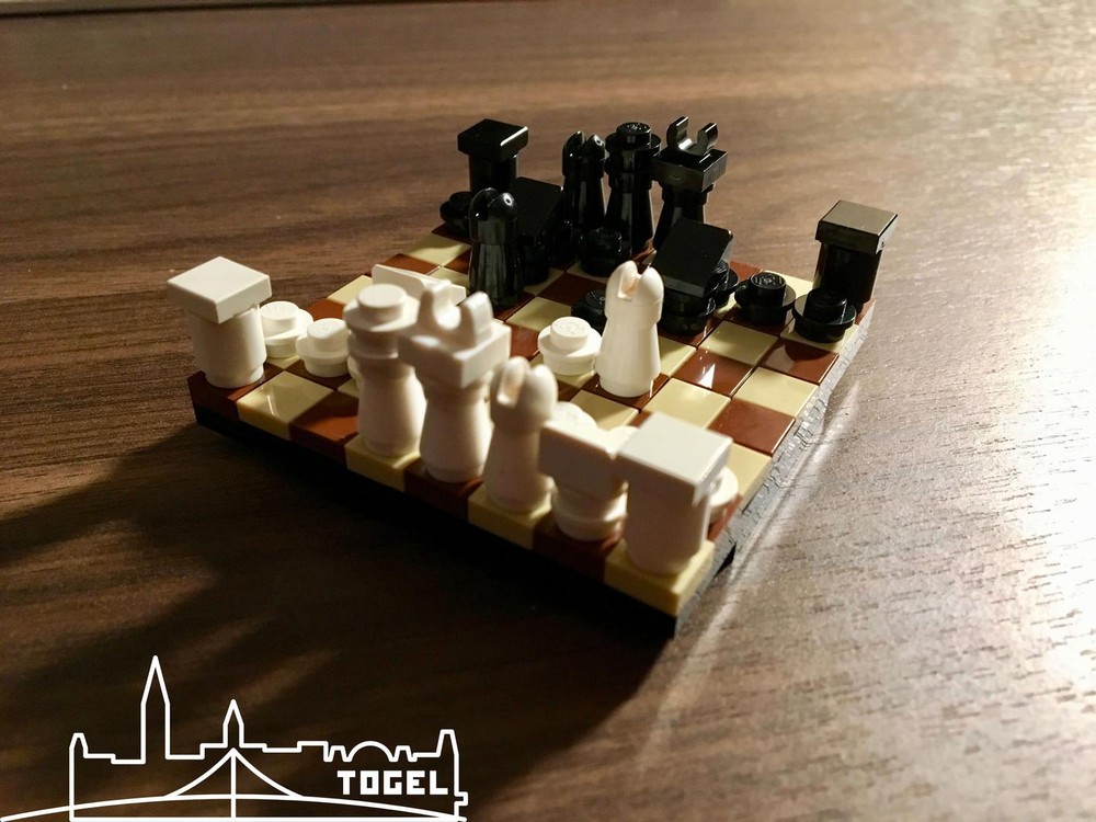 Lego Minifigure Street Chess