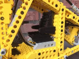 8862 Dezzi DH160B Brick Handler