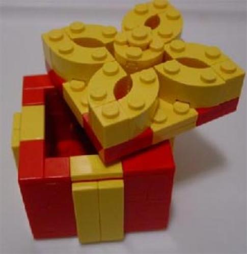 Lego Holiday Gift Box (Red Box, Yellow Trim With Removable Top) (Legoland California)