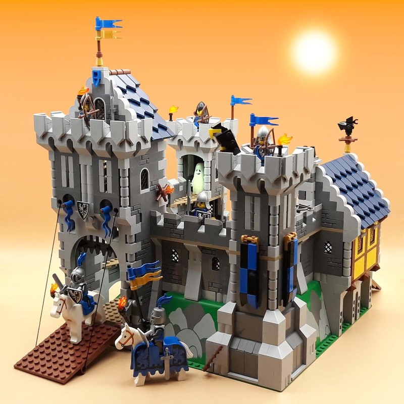 Lego Falcon Knight's Castle