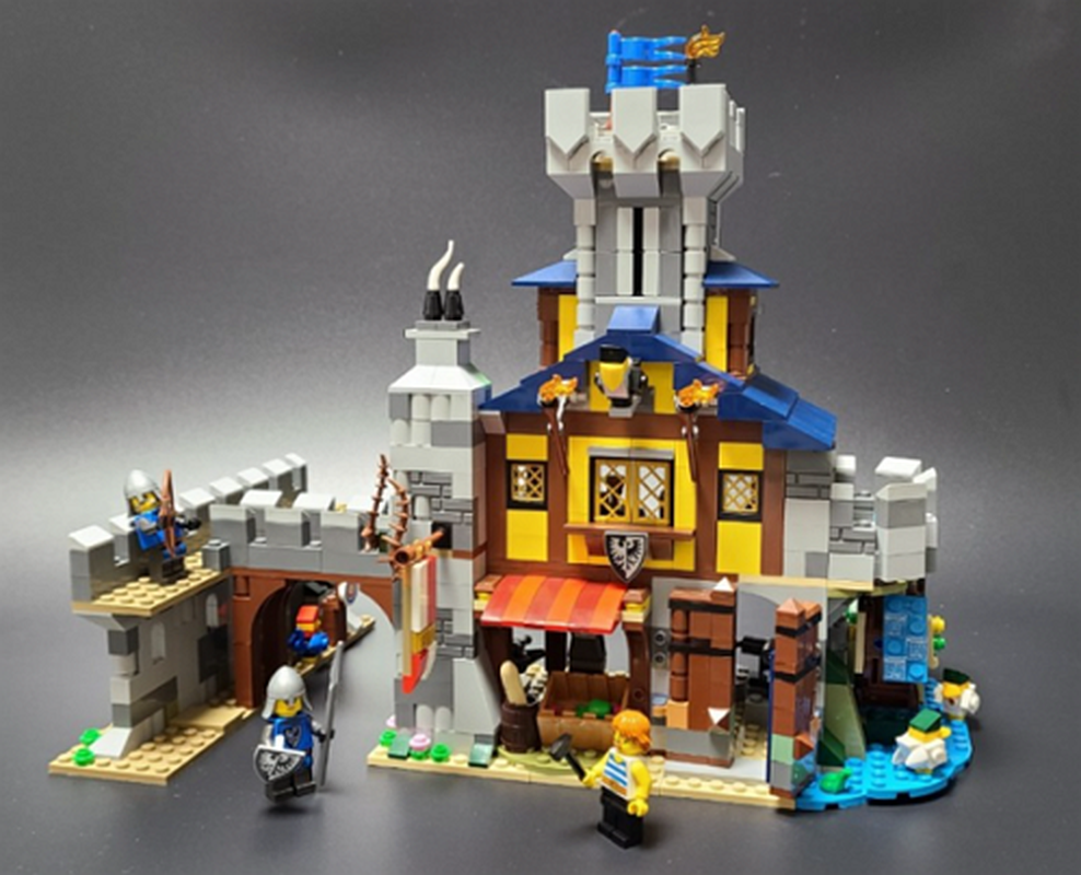 Lego New Guarded Inn