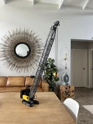 CRAWLER CRANE