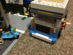 Driving camper