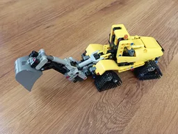 42121 Tractor