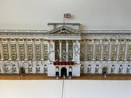 Buckingham Palace facade (minifig scale)