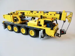 Small four-axle crane