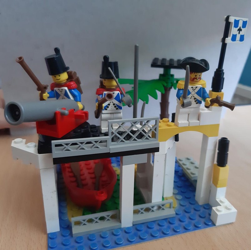 Lego soldier boat shed