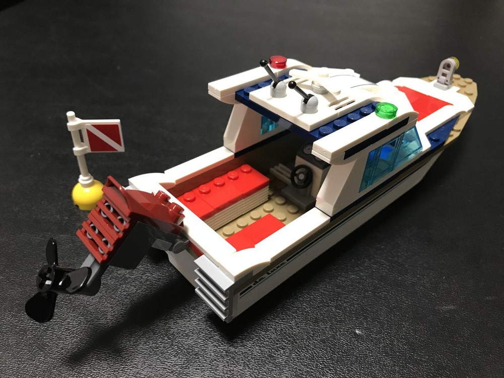 Lego Diving Yacht Modified - Engine (non-functional)