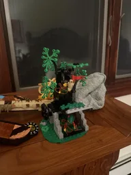 40567: Camouflaged Outpost