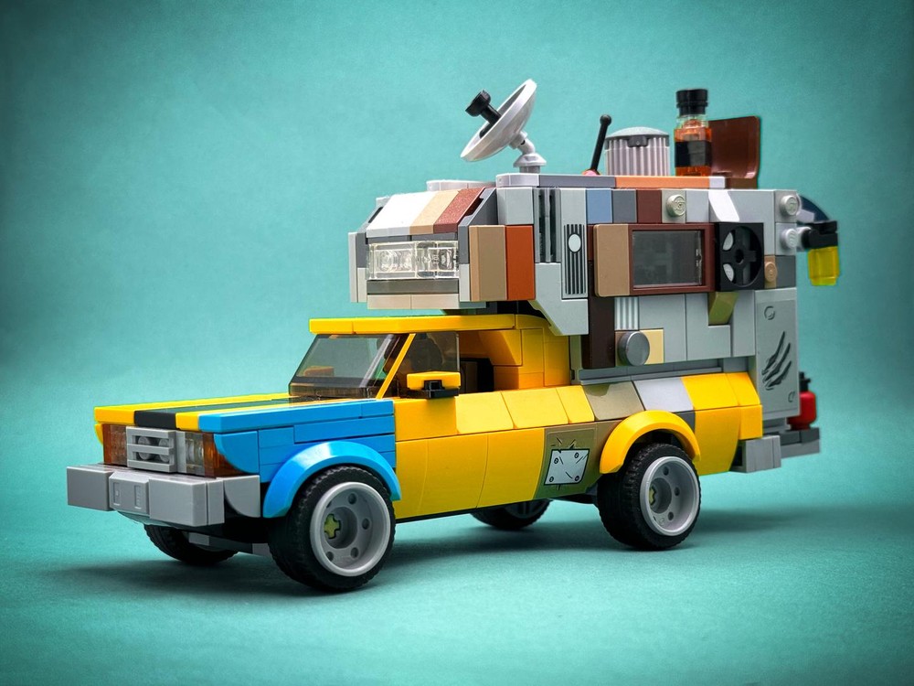 Lego Florida Man's El Camino & Overhead Camper