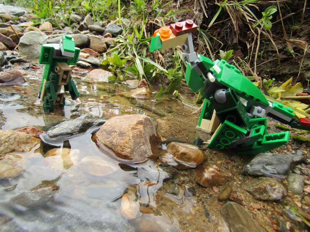 Lego 31058 Plumed Dragon (Amphipteryx kukulkanis) and Ornate Golden Naga (Najasaurus aurifrons)