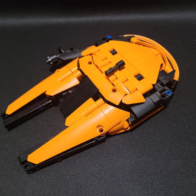 Lego Orange Lamborghini Millennium-Falcon (42196 Alternate Build)