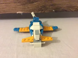 31072: Propeller Plane