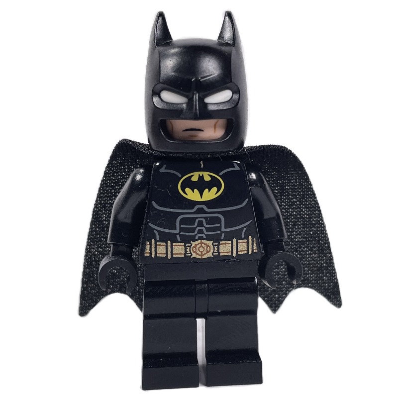 Lego Batman, Black Suit, Black Cape and Cowl, Yellow Batman Logo, White Goggles (37157 Cape)