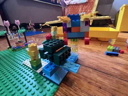 10696 Minecraft bee