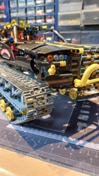 9398 - Tracked Crawler