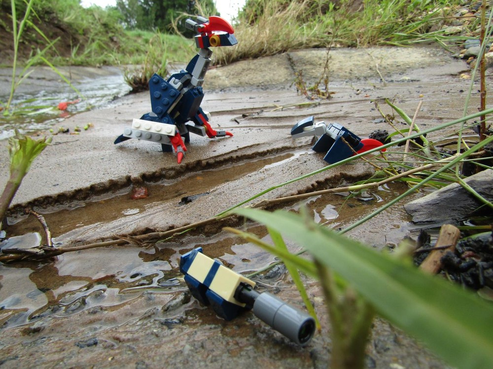 Lego 31088 Helmeted Forest Dragon (Pyrolophosaurus indicus) and more buddies