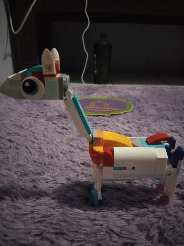 Lego 31140:albino giraffe