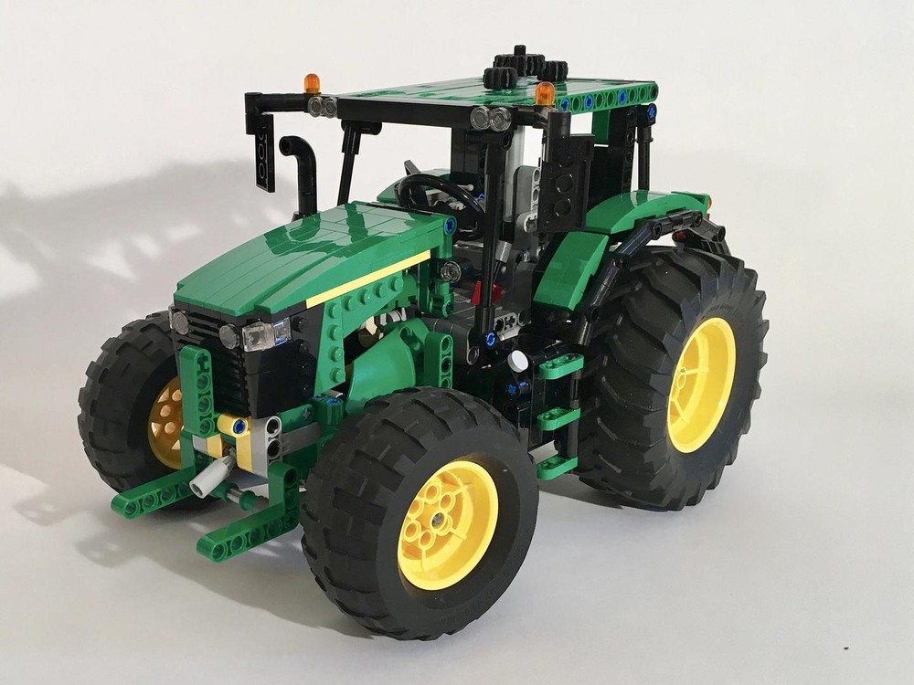 Lego John Deere 6130R