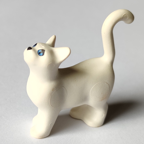 Lego Animal, Cat, Standing with Blue Eyes and Black Eyelashes Print