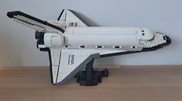 Alternative display for 10283 NASA Space Shuttle Discovery