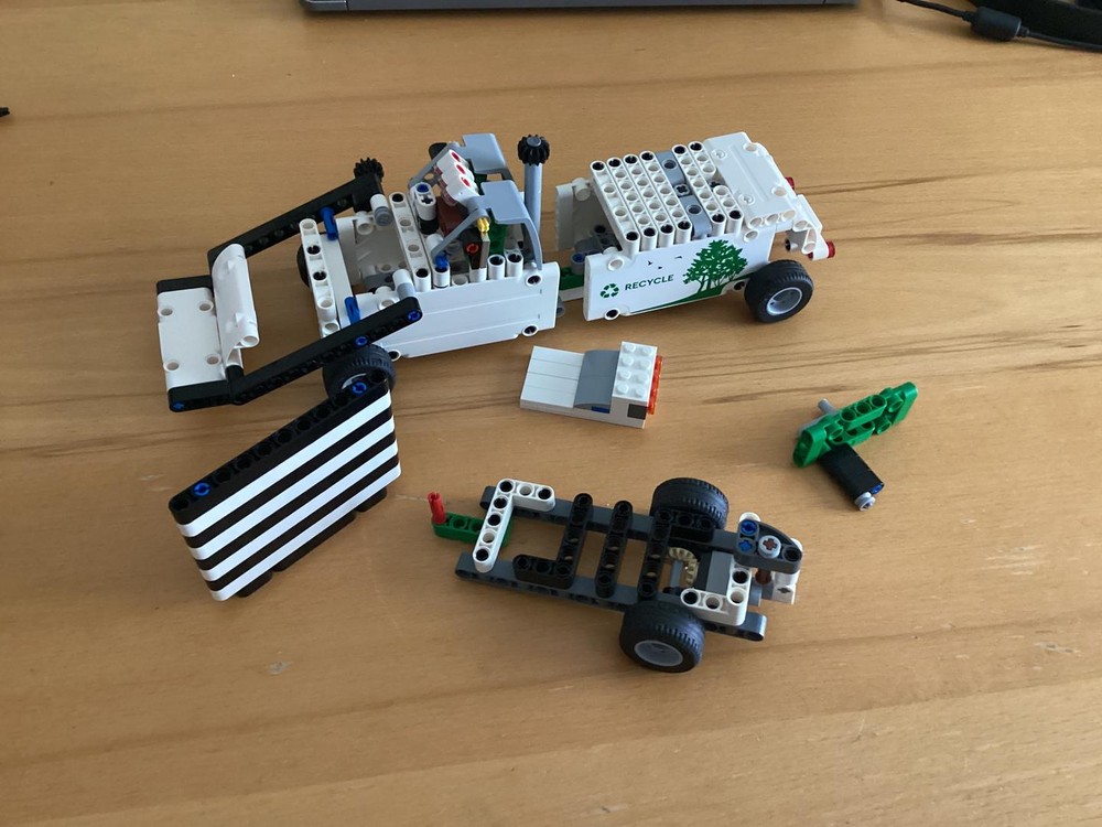 Lego 42167 Alternative: Mack LR Electric Wheel Loader with accessories