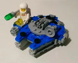 Microfighter - Classic Space Millennium Falcon