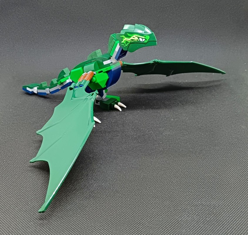 Lego better poseable green Dragon